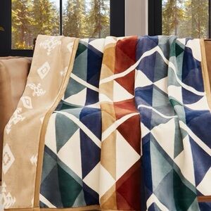 Pendleton Reversible Plush Throw Blanket NWT